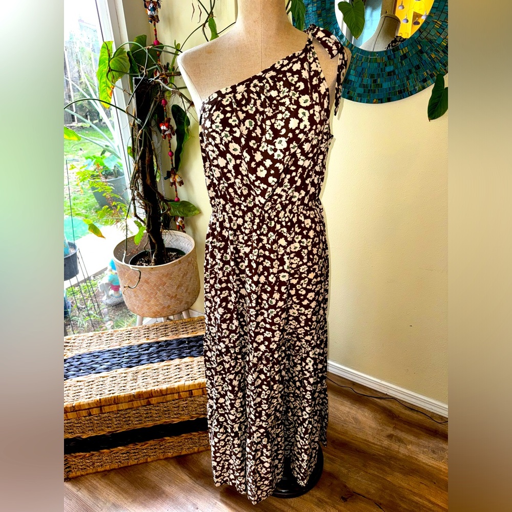 NWT, one shoulder, tie strap, cream based with brown & green.